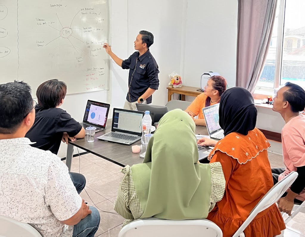 Kami Siap Bantu <em>Digitalkan</em> <span>Kebaikan Anda</span>
